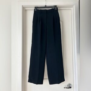 Aritzia, The Effortless Pant in black size 00.